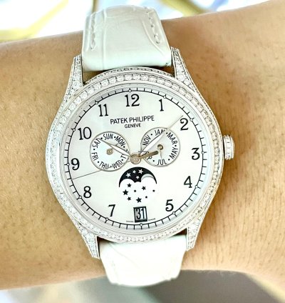 Patek Philippe Annual Calendar 4948g 010