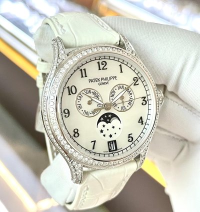 Patek Philippe Annual Calendar 4948g 010