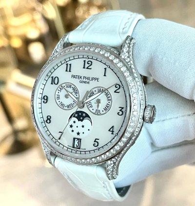 Patek Philippe Annual Calendar 4948g 010