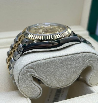 Rolex Sky-dweller Champagne Dial 326933 Jubilee Bracelet New