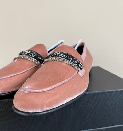 Bandana Chain Velvet Loafer In Salmon