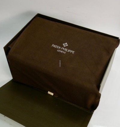 Patek Philippe Annual Calendar 5146 1j-001 Moonphase Ivory Dial Yellow Gold 39mm