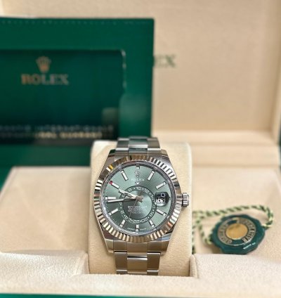 Rolex Sky-dweller Complete Mint Green Sky-dweller 42 Mm On Oyster Ref 336934