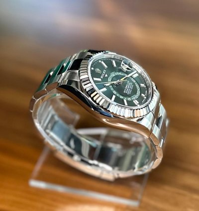 Rolex Sky-dweller Complete Mint Green Sky-dweller 42 Mm On Oyster Ref 336934