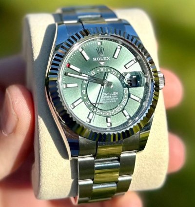 Rolex Sky-dweller Complete Mint Green Sky-dweller 42 Mm On Oyster Ref 336934