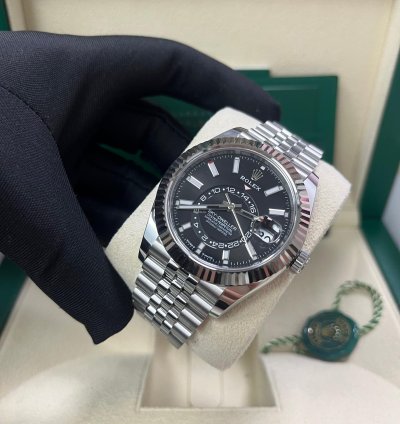 Rolex Sky-dweller Fluted Bezel Black Index Dial Jubilee Bracelet 336934