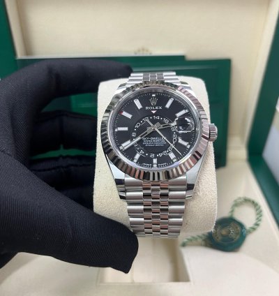 Rolex Sky-dweller Fluted Bezel Black Index Dial Jubilee Bracelet 336934