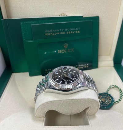 Rolex Sky-dweller Fluted Bezel Black Index Dial Jubilee Bracelet 336934