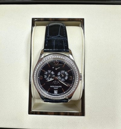 Patek Philippe Annual Calendar 5147g-001