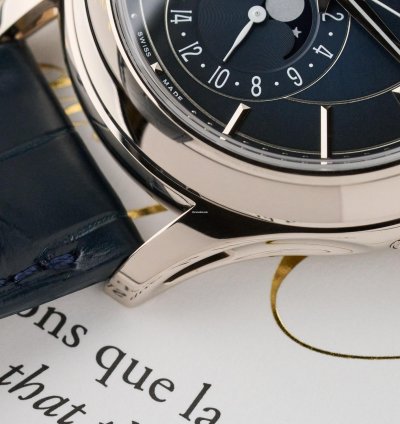 Patek Philippe Annual Calendar 5205g - 18k White Gold - Blue Dial - Full Set - Like New