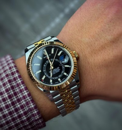 Rolex Sky-dweller Full Set - Sky Dweller 326933 Steel Gold Black Dial Jubilee 2023 42 Mm New Watch