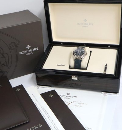 Patek Philippe Annual Calendar 5205g-0013 Automatic Very Good