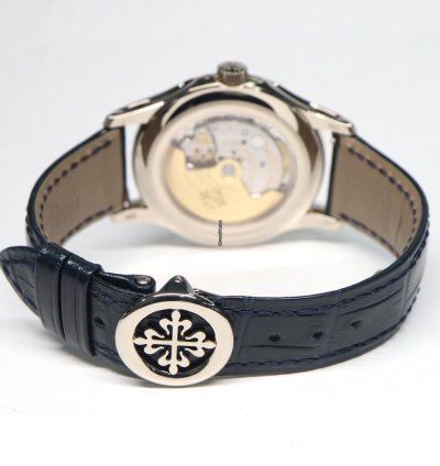Patek Philippe Annual Calendar 5205g-0013 Automatic Very Good
