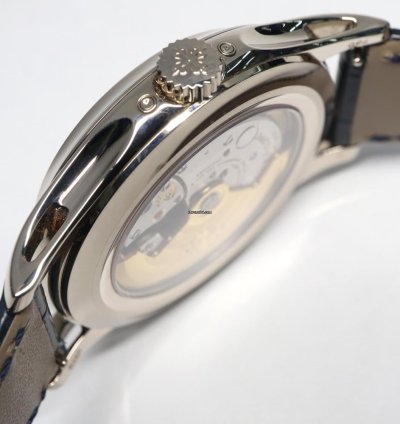 Patek Philippe Annual Calendar 5205g-0013 Automatic Very Good