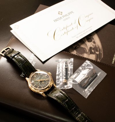 Patek Philippe Annual Calendar 5205r-011