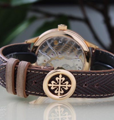 Patek Philippe Annual Calendar 5235 50r-001