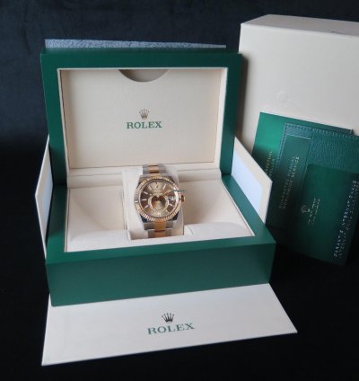 Rolex Sky-dweller Gold Steel Champagne Dial 336933 99 New