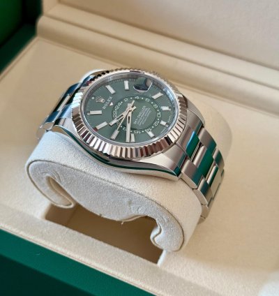 Rolex Sky-dweller Green 2024