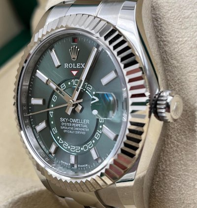 Rolex Sky-dweller Green Dial Oyster Bracelet 336934 Unworn 2025