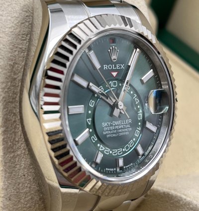 Rolex Sky-dweller Green Dial Oyster Bracelet 336934 Unworn 2025