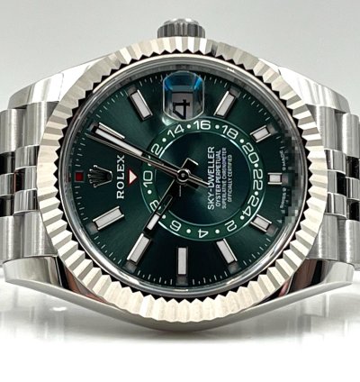 Rolex Sky-dweller Green Dial Stainless Steel Jubilee Bracelet 336934 Unworn 2025