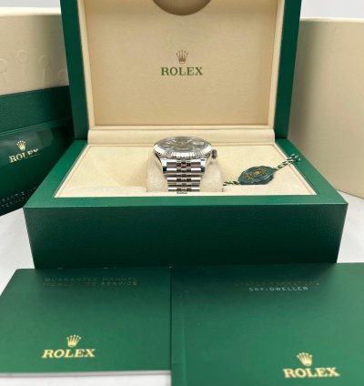 Rolex Sky-dweller Green Dial Stainless Steel Jubilee Bracelet 336934 Unworn 2025