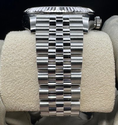 Rolex Sky-dweller Green Dial Unworn