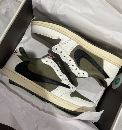 Jordan 1 Low Travis Scott
