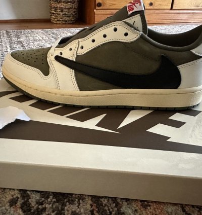 Jordan 1 Low Travis Scott Medium Olive Size 9