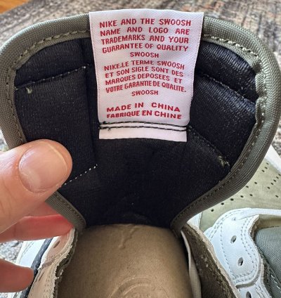 Jordan 1 Low Travis Scott Medium Olive Size 9