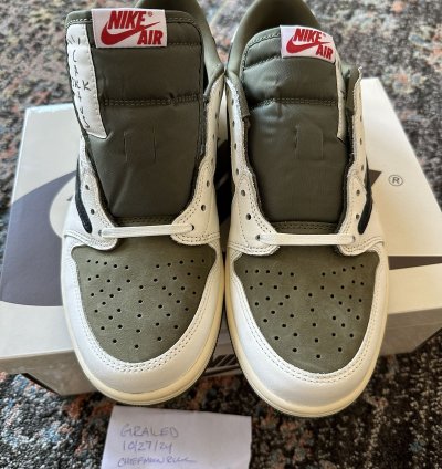 Jordan 1 Low Travis Scott Medium Olive Size 9