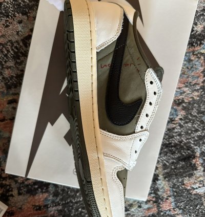 Jordan 1 Low Travis Scott Medium Olive Size 9