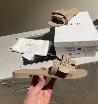 Bnwt Dior Dioevolution Slide