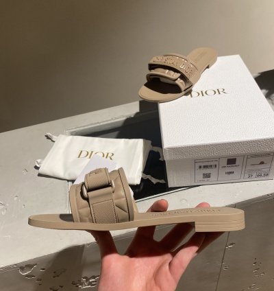 Bnwt Dior Dioevolution Slide