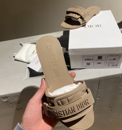 Bnwt Dior Dioevolution Slide