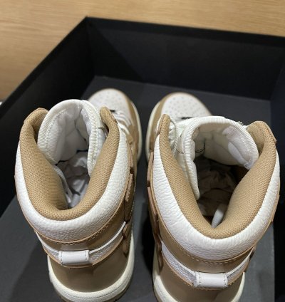 Bone Sneaker Hi Top