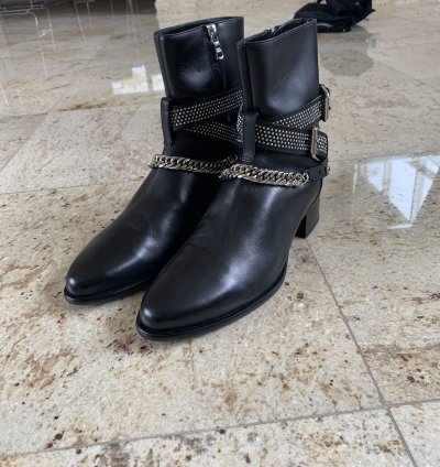 Boots With Chain Detail