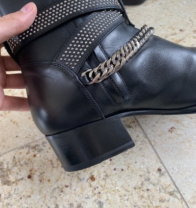 Boots With Chain Detail