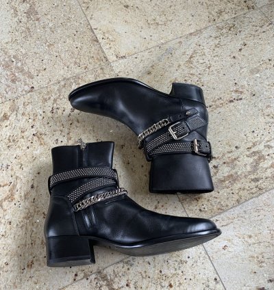Boots With Chain Detail