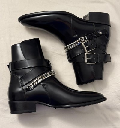 Brand New Buckle Chain Shine Leather Boots