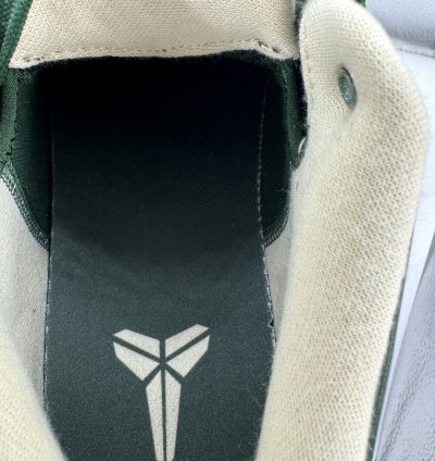 Kobe 4 Iv Undefeated Bucks Size 11