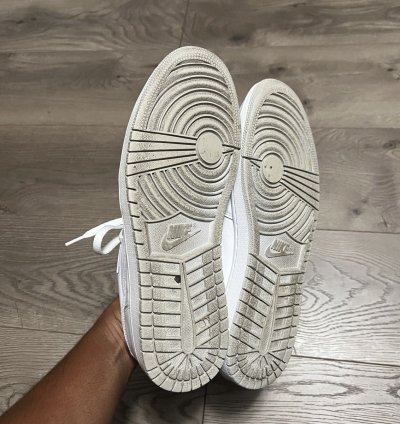 Air Jordan 1 Low Neutral Grey