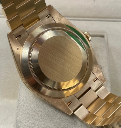 Rolex Day-date 40 Yellowgold 18kt Silver Dial Box Papers 2021 New Fully Stickers With Qr Code