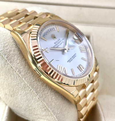 Rolex Day-date 40 Yellowgold 18kt Silver Dial Box Papers 2021 New Fully Stickers With Qr Code