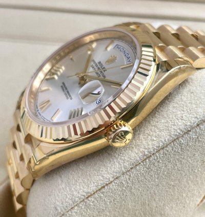 Rolex Day-date 40 Yellowgold 18kt Silver Dial Box Papers 2021 New Fully Stickers With Qr Code