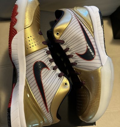 Kobe Iv Protro Gold Medal