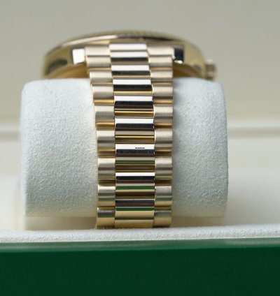 Rolex Day-date Ii 2015 Yellow Gold Day-date Ii Excellent Condition Complete Set 41mm Champagne Diamond Dial