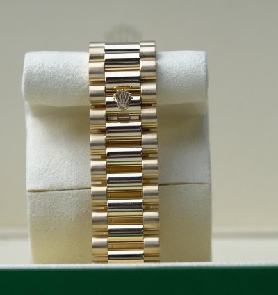 Rolex Day-date Ii 2015 Yellow Gold Day-date Ii Excellent Condition Complete Set 41mm Champagne Diamond Dial