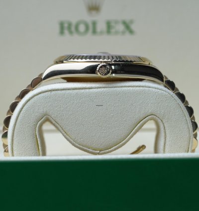 Rolex Day-date Ii 2015 Yellow Gold Day-date Ii Excellent Condition Complete Set 41mm Champagne Diamond Dial