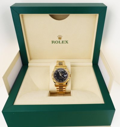 Rolex Day-date Ii 41mm Fluted Bezel Yellow Gold Black Roman Dial Presidential 218238